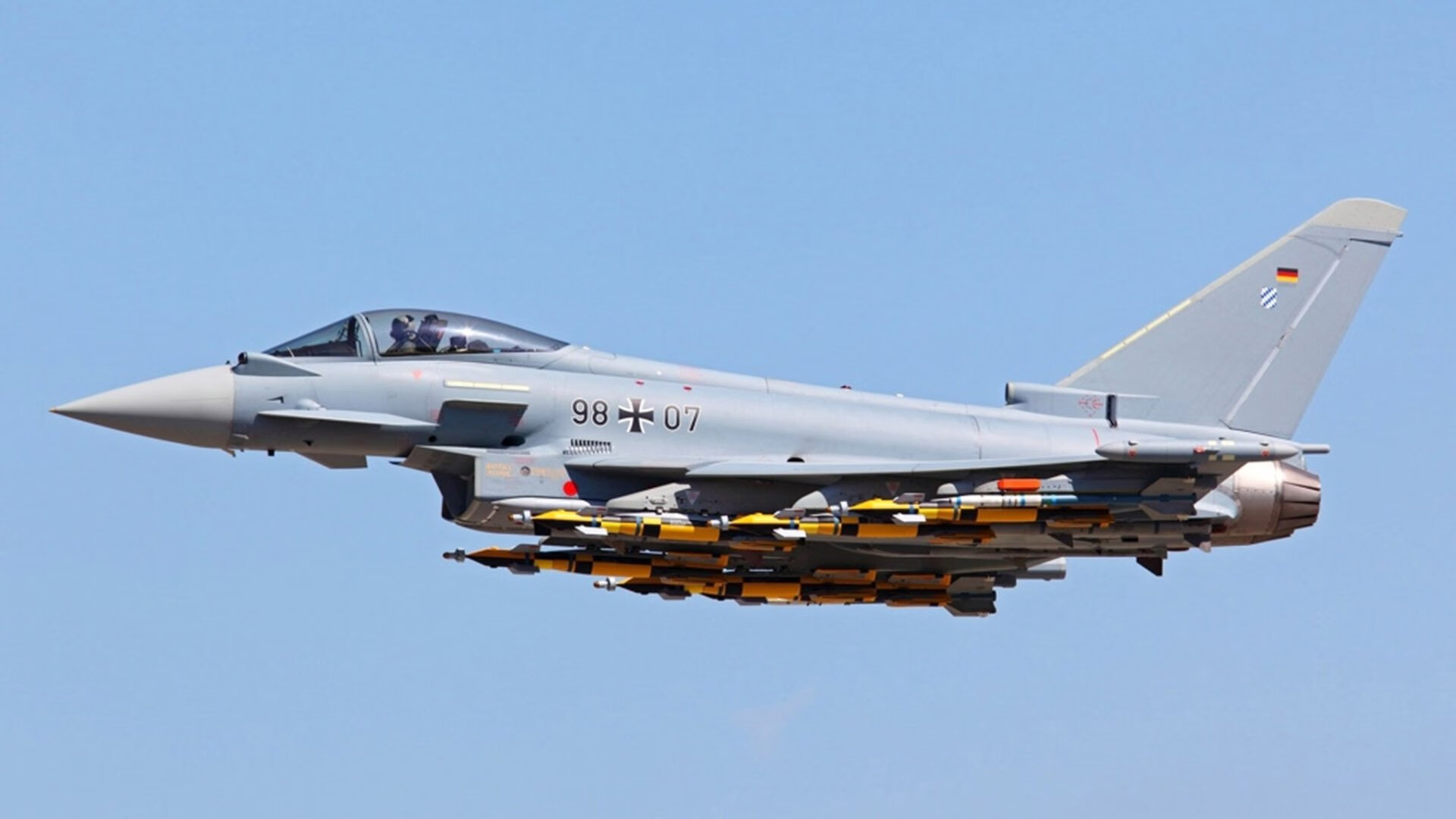 SPORTS-APP下载-“夜幕追逐：黑夜中点燃速度之火”，夜幕追击第一关卡管道