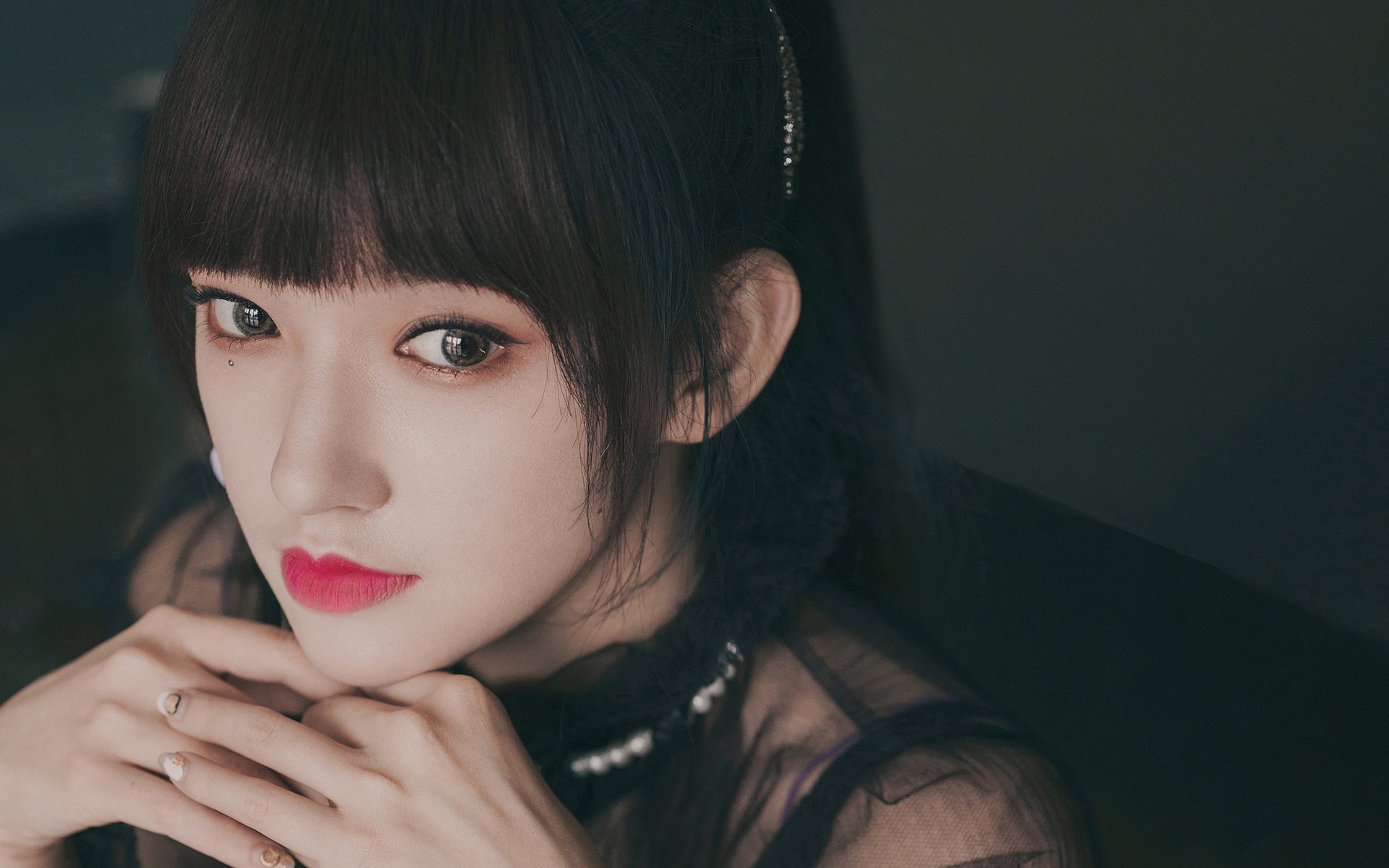 Bsports在线平台-运动员签名会热情高涨，粉丝狂欢，运动员亲笔签名