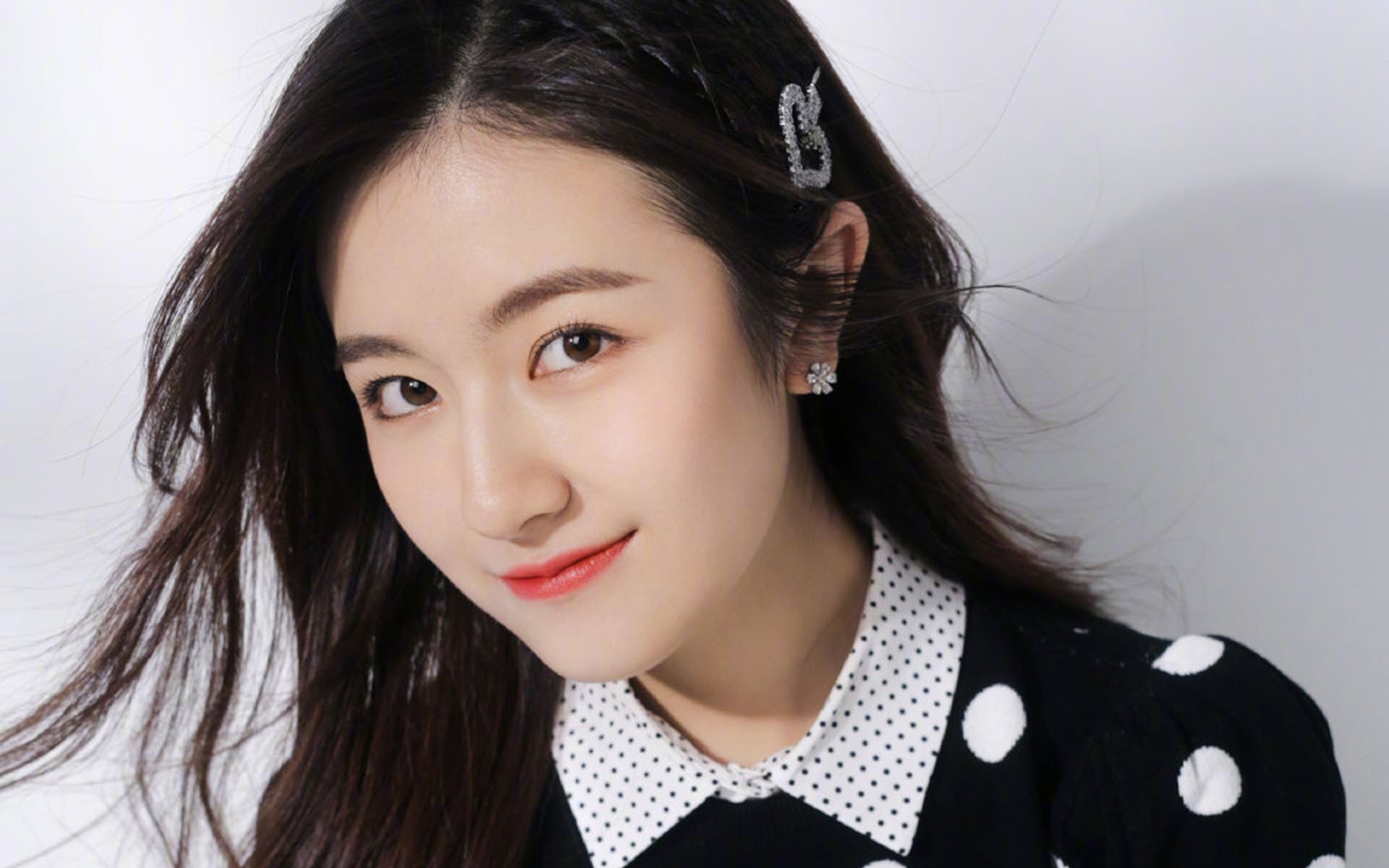 b体育电竞-拉恩：全黑队外线闪电，突破对方防线犹如风驰电掣，拉恩卡在哪