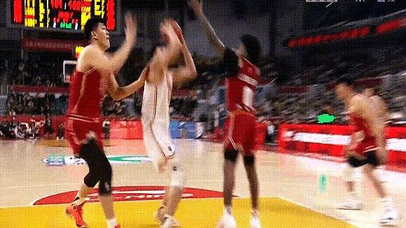 B体育官网:中国男篮历史上的争议判罚:回顾那些引发热议的瞬间的简单介绍 B体育官网:中国男篮历史上的争议判罚:回顾那些引发热议的瞬间的简单介绍